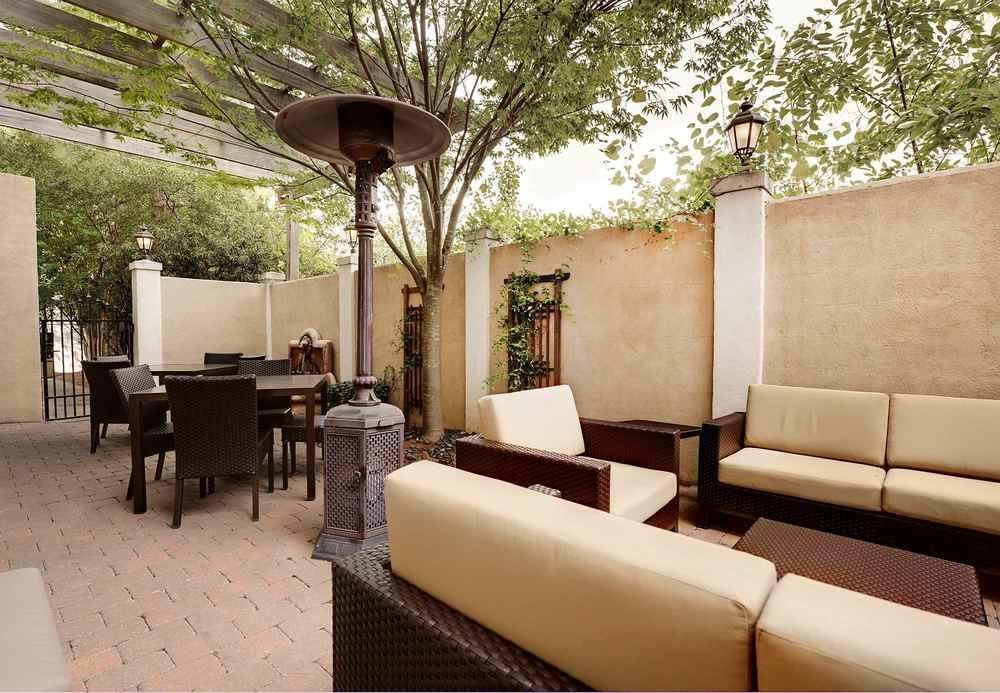 Courtyard Raleigh Crabtree Valley Exterior photo