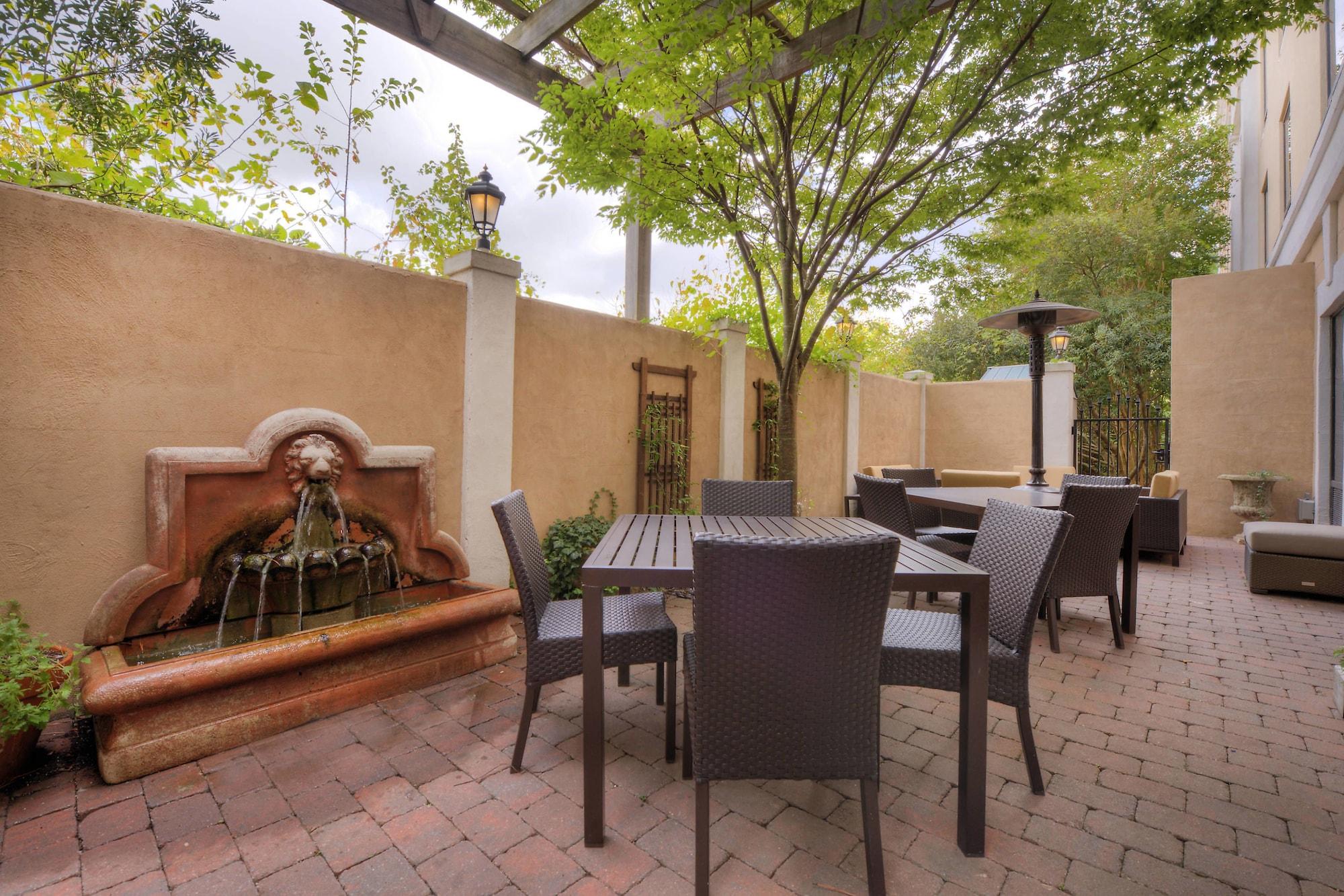 Courtyard Raleigh Crabtree Valley Exterior photo